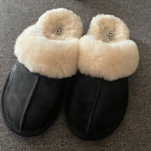 UGG Womens Black Comfort Logo Cozy Ii Round Toe Wedge Slip On Slippers Sz 8